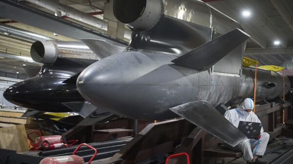 Rakete u fabrici u Ukrajini - Sputnik Srbija