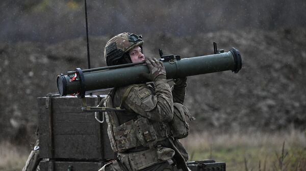 Pripadnik ruske grupe Centar u zoni specijalne vojne operacije - Sputnik Srbija