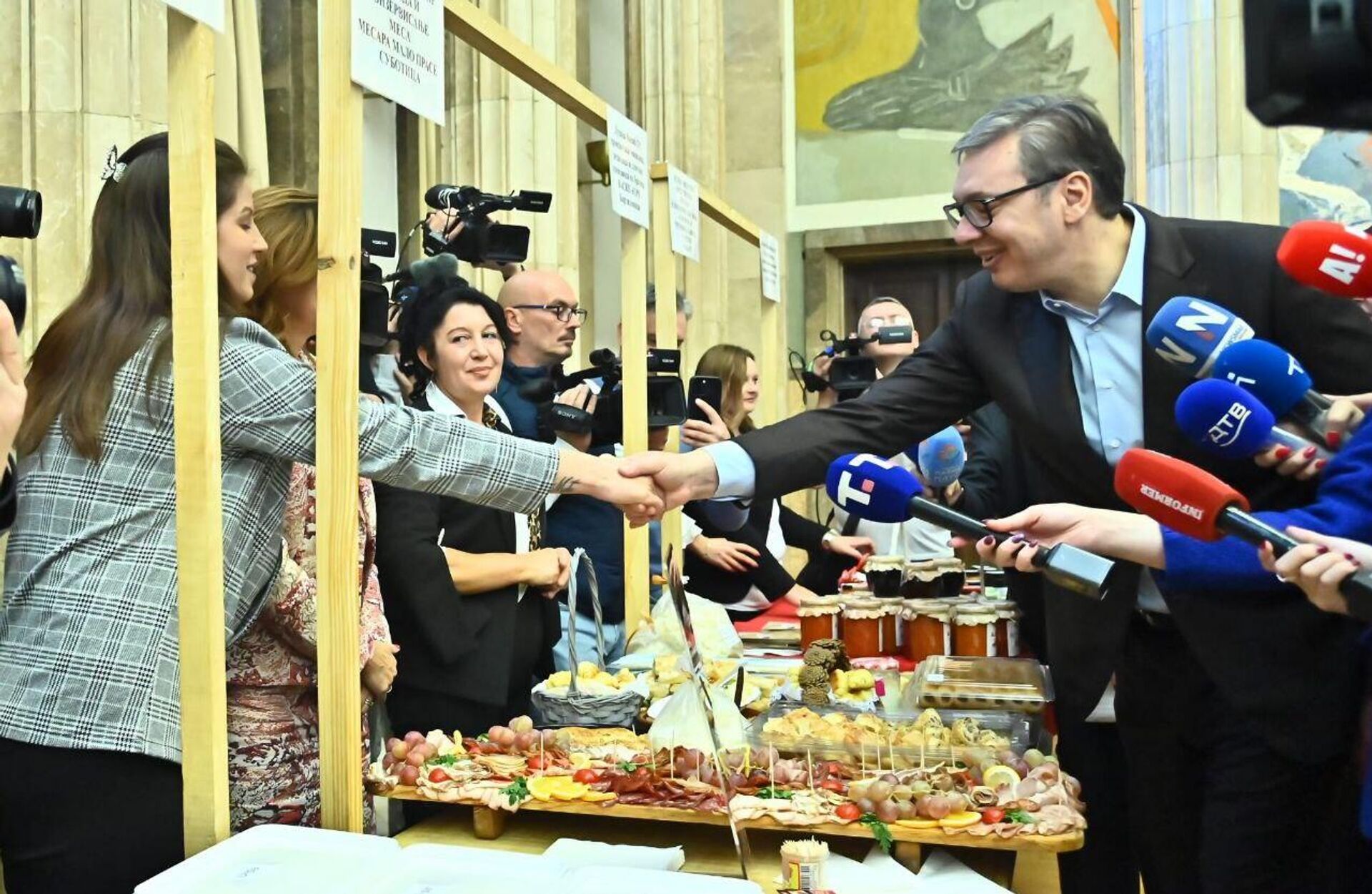 Svečana dodela rešenja ženama preduzetnicama dobitnicama sredstava po programu podrške za razvoj preduzetništva žena na selu u 2025. godini Svečana dodela rešenja ženama preduzetnicama dobitnicama sredstava po programu podrške za razvoj preduzetništva žena na selu u 2025. godini - Sputnik Srbija, 1920, 23.10.2025