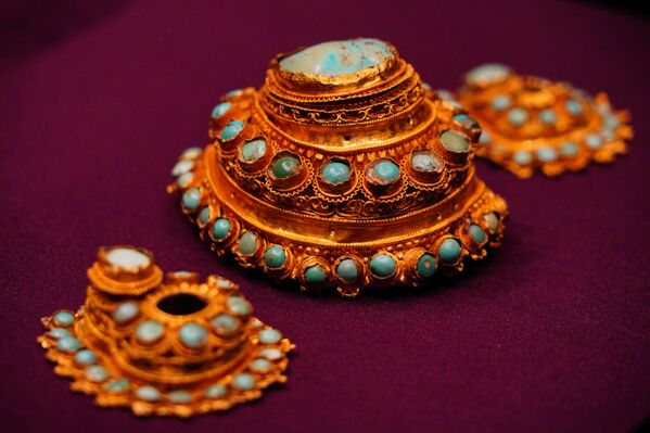 Златни накит изложен у Музеју престонице Кине. - Sputnik Србија