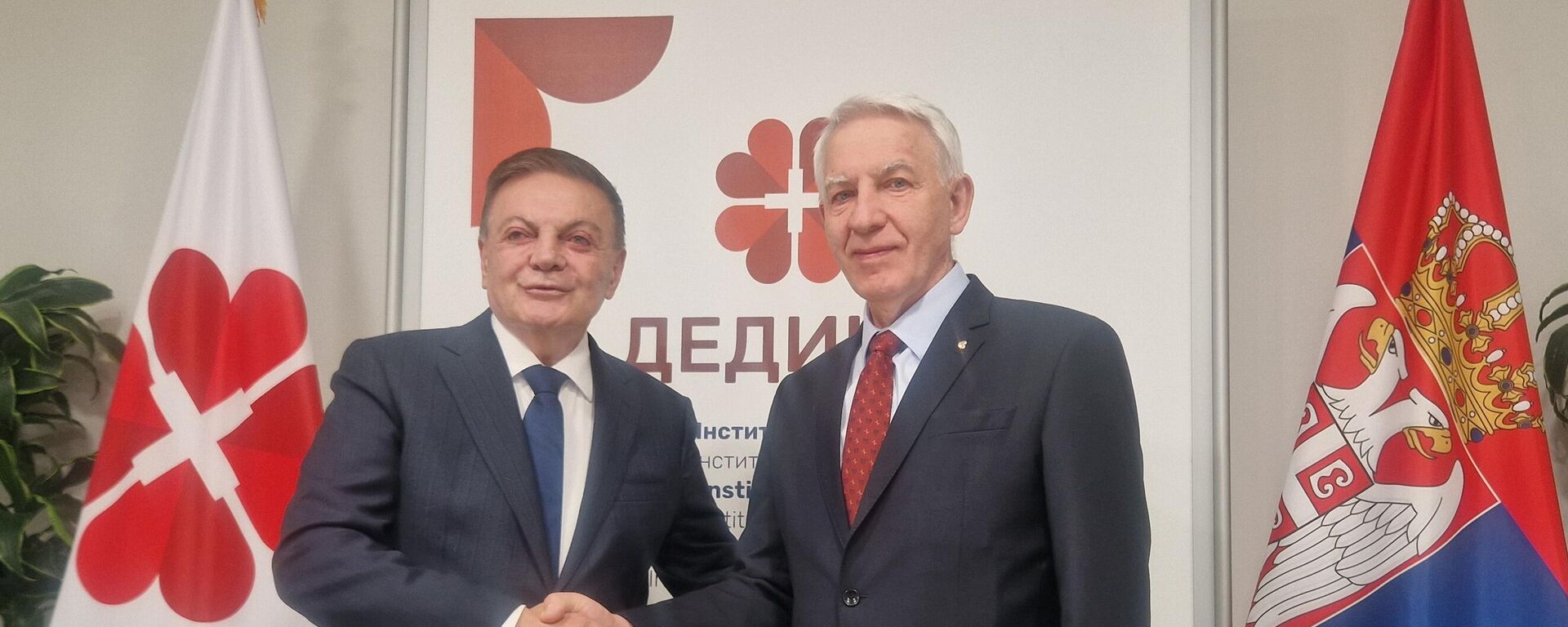 Direktor Instituta Dedinje Milovan Bojić i direktor Medicinsko-istraživačkog centra Almazov, akademik Evgenij Šljahto  - Sputnik Srbija, 1920, 24.10.2025