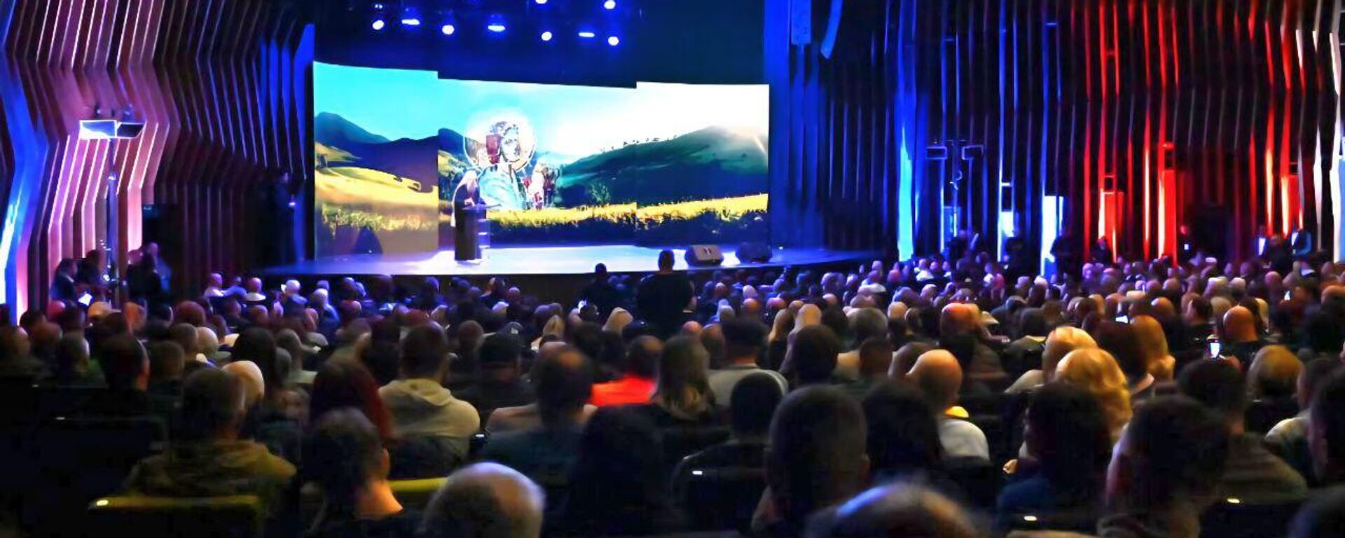 Patrijarh Porfirije se obraća na Osnivačkoj skupštini Ruskog istorijskog društva u Srbiji. - Sputnik Srbija, 1920, 26.10.2025