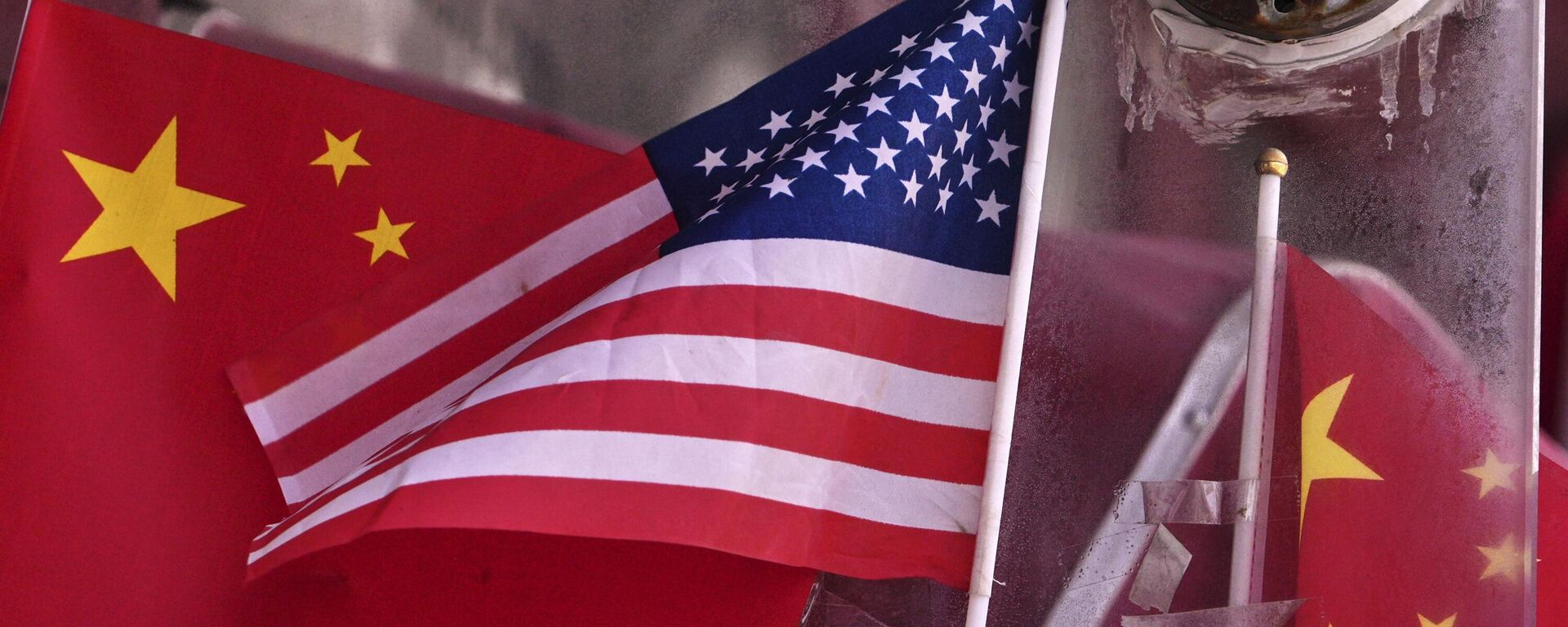 Заставе САД и Кине. - Sputnik Србија, 1920, 08.01.2026