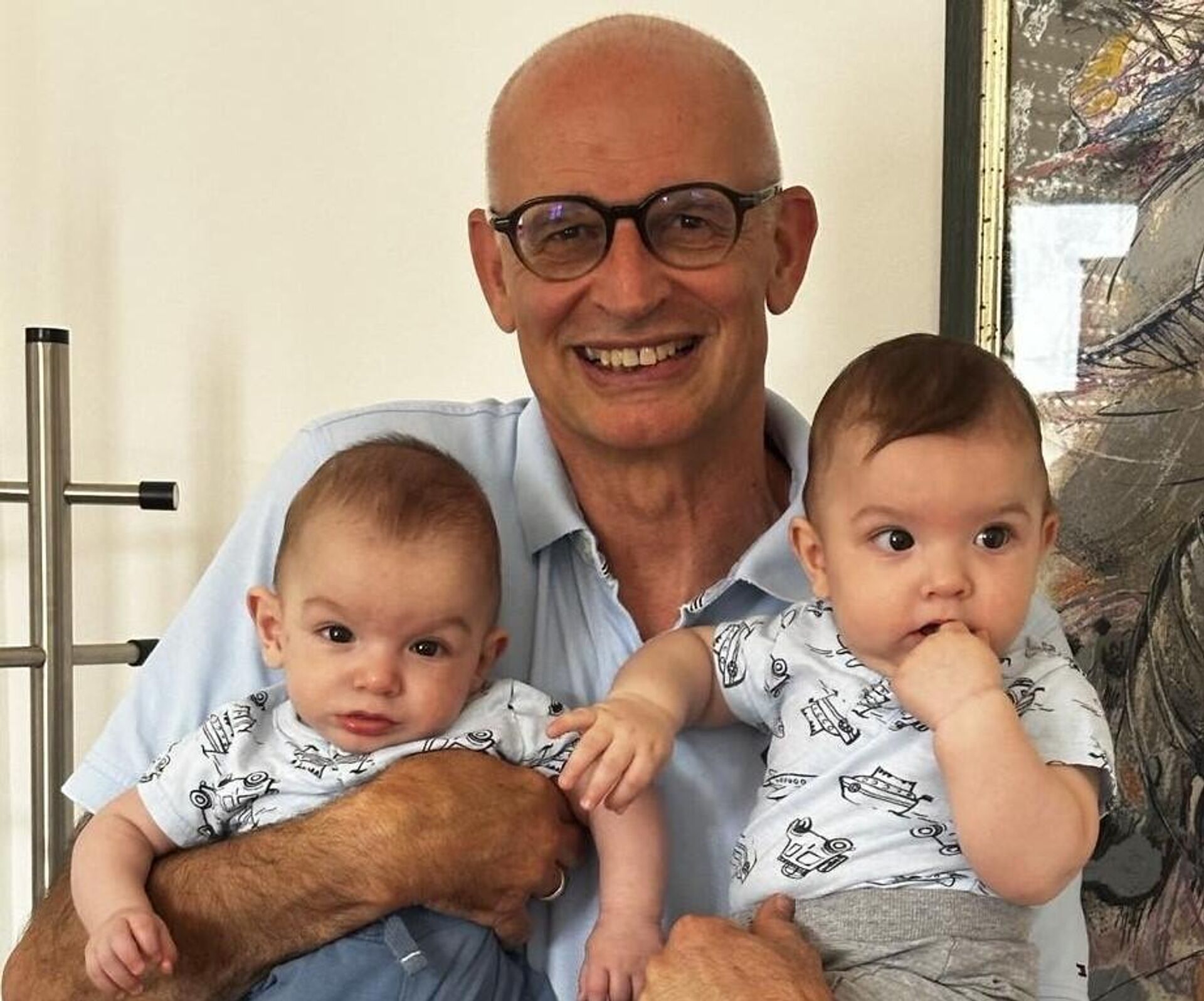 Profesor Stojković sa svoje dve Nade Profesor Stojković sa svoje dve Nade - Sputnik Srbija, 1920, 01.11.2025