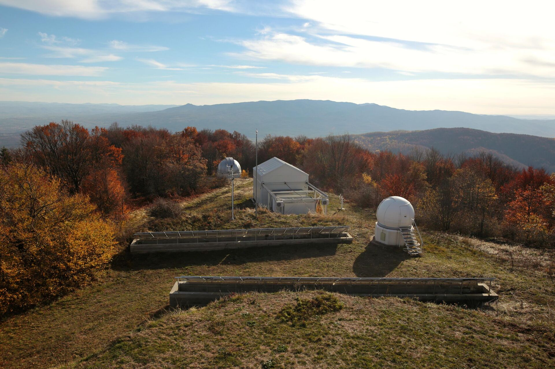 Astronomska stanica Vidojevica - osmatračnica koju je osnovala Astronomska opservatorija u Beogradu. Nalazi se na istoimenoj planini kod Prokuplja Astronomska stanica Vidojevica - osmatračnica koju je osnovala Astronomska opservatorija u Beogradu. Nalazi se na istoimenoj planini kod Prokuplja - Sputnik Srbija, 1920, 02.11.2025