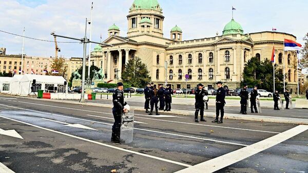 Хитна служба указала помоћ посланику Угљеши Мрдићу који штрајкује глађу испред Скупштине