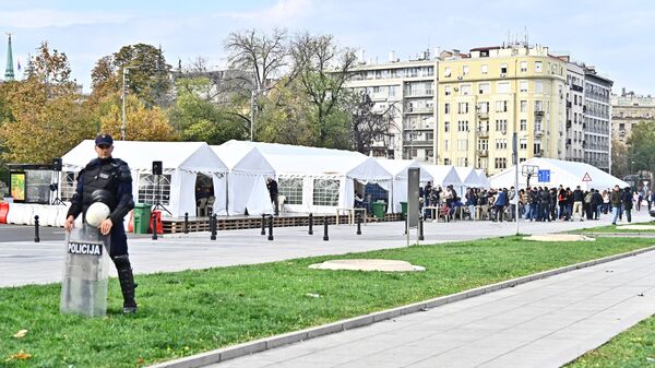 Напад ножем испред Скупштине Србије