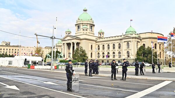Вучић: Молим све да буду мирни данас испред Скупштине и покажу одговорност