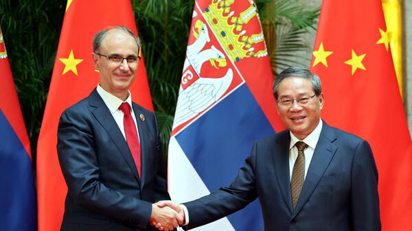 Premijer Srbije Đuro Macut sa premijerom Kine Li Ćijangom  - Sputnik Srbija