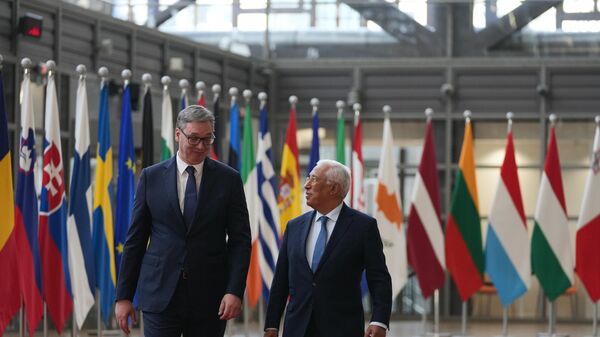 Predsednik Srbije Aleksandar Vučić sastao se danas sa predsednikom Evropskog saveta Antoniom Koštom. - Sputnik Srbija