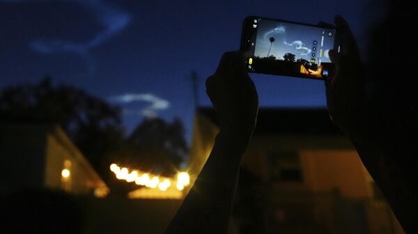 Čevek snima telefonom lansiranje Spejs Iks rakete Čevek snima telefonom lansiranje Spejs Iks rakete - Sputnik Srbija