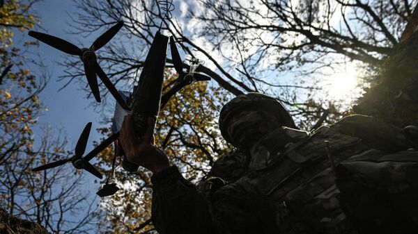 Ruska vojska sa dronom na Krasnoarmejskom pravcu - Sputnik Srbija