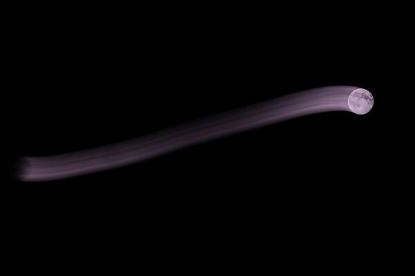 Supermesec poznat kao Dabrov Mesec viđen je na nebu, blizu Ređo Emilije, u Rolu, Italiji. - Sputnik Srbija