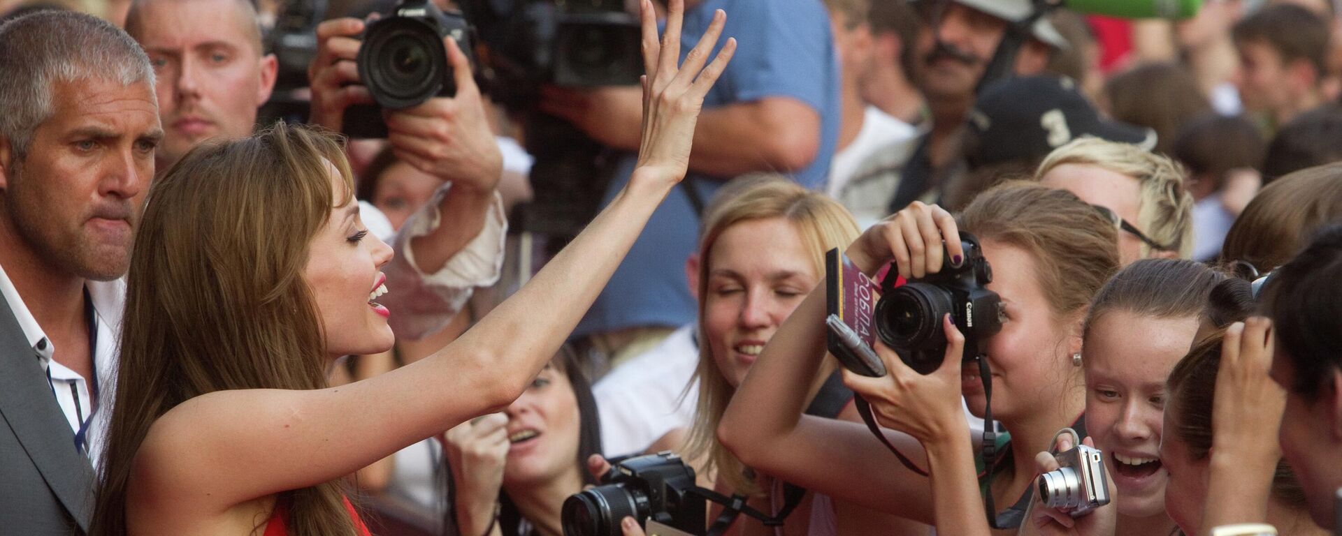 Анђелина Џоли - Sputnik Србија, 1920, 06.11.2025