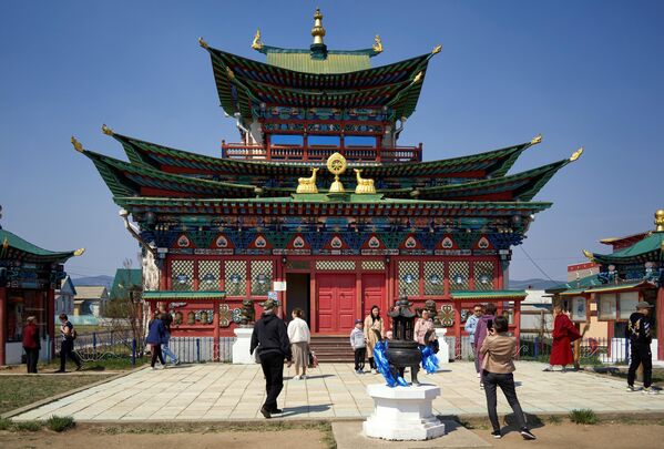 Палата Пандито Кхамбо Лама Итигелов у Иволгинском дацану ,,Кхамбин Кхурее'' у Бурјатији. - Sputnik Србија