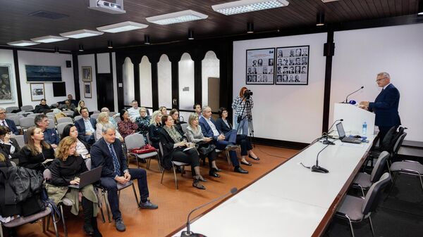 Predstavljeni nacrti tri nova zakona o gasu, nafti i obaveznim rezervama - Sputnik Srbija