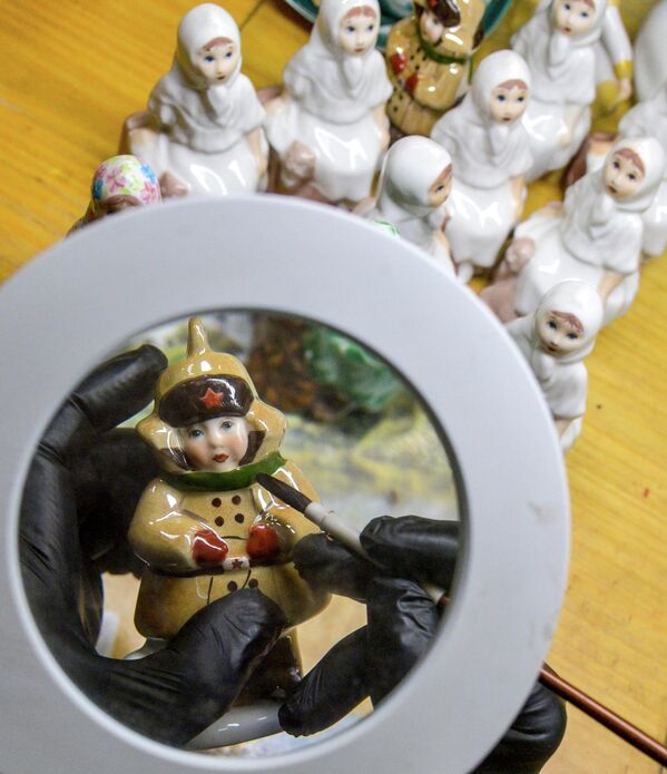 Sisertski porcelan je visokokvalitetni, kultni proizvod i kulturno blago Urala i Rusije. Sisertski porcelan je visokokvalitetni, kultni proizvod i kulturno blago Urala i Rusije. - Sputnik Srbija