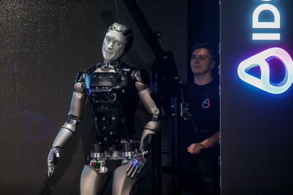 Презентација руског антропоморфног робота Ајдол у Конгресном центру Јакиманка у сали Јаровит. - Sputnik Србија