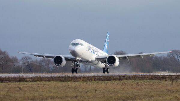 Probni let aviona MS-21   - Sputnik Srbija