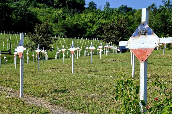Decenijama, počast junacima odavana je prilikom obeležavanja godišnjica slavnih bitka, pa tako, u ondašnjoj štampi nalazimo da je 15. septembra 1958. godine, mešovita srpsko-francuska delegacija starih ratnika(njih 50.) položila vence i odala počast svojim poginulim saborcima - Sputnik Srbija