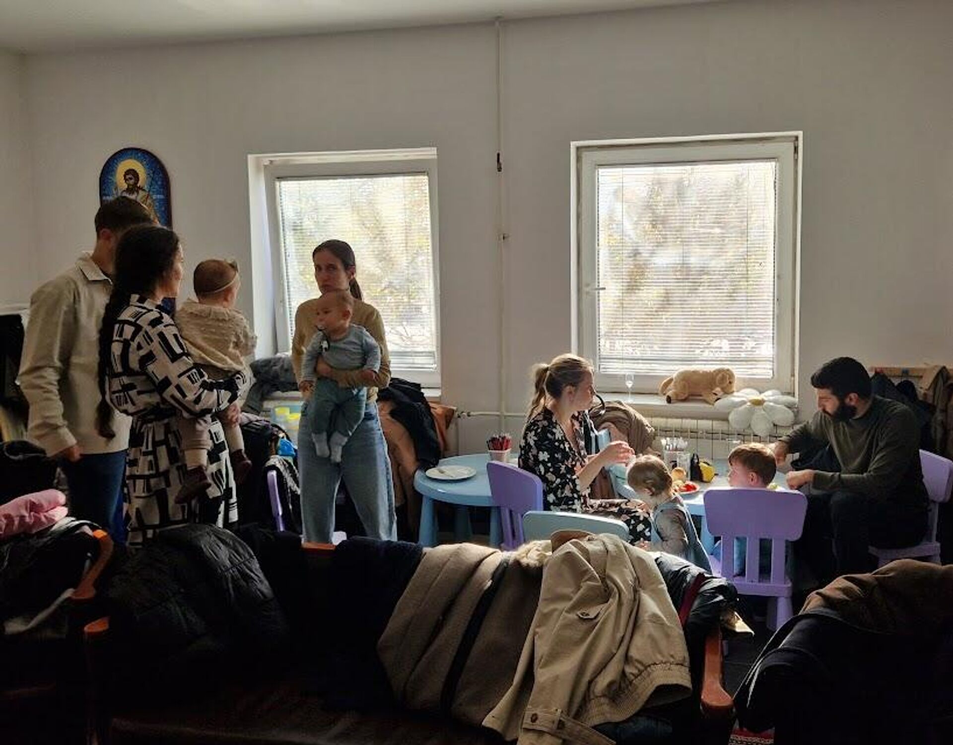 Bebe Letnje duhovne škole - njihovi roditelji upoznali su se i zavoleli tokom boravka na Kosovu i Metohiji - Sputnik Srbija, 1920, 16.11.2025