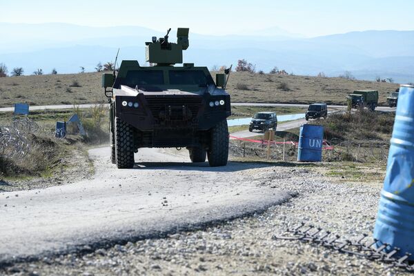 Kontrolu usaglašenosti delovanja, pravilnosti radnji i poštovanja međunarodnih standarda obučenosti koje četa treba da dostigne vrednovao je tim iz Generalštaba Vojske Srbije. - Sputnik Srbija