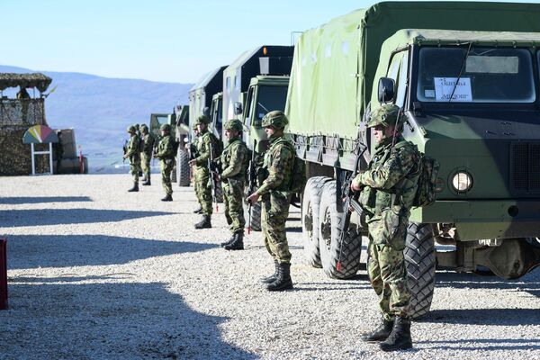 Vežba koja je realizovana tokom prošle nedelje predstavlja poslednju fazu višemesečnih individualnih i kolektivnih priprema pripadnika jedinice za realizaciju zadataka u zoni operacije u Libanu, gde je naša četa angažovana u okviru španskog kontingenta. - Sputnik Srbija