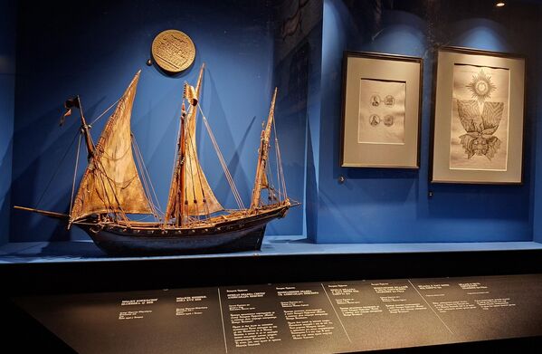 Uvidevši značaj pomorske nadmoći, ruski imerator radi na formiranju velike flote šaljući stotine boljara na obuku u pomorskim veštinama, navigaciji i brodogradnji, ali isto tako dovodi u Rusiju pomorske stručnjake iz drugih zemalja. - Sputnik Srbija