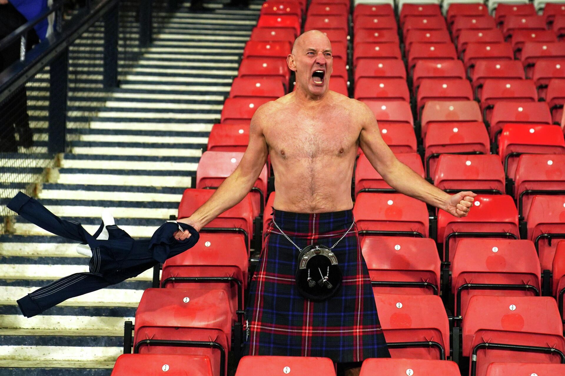 Škotski navijač - Sputnik Srbija, 1920, 19.11.2025
