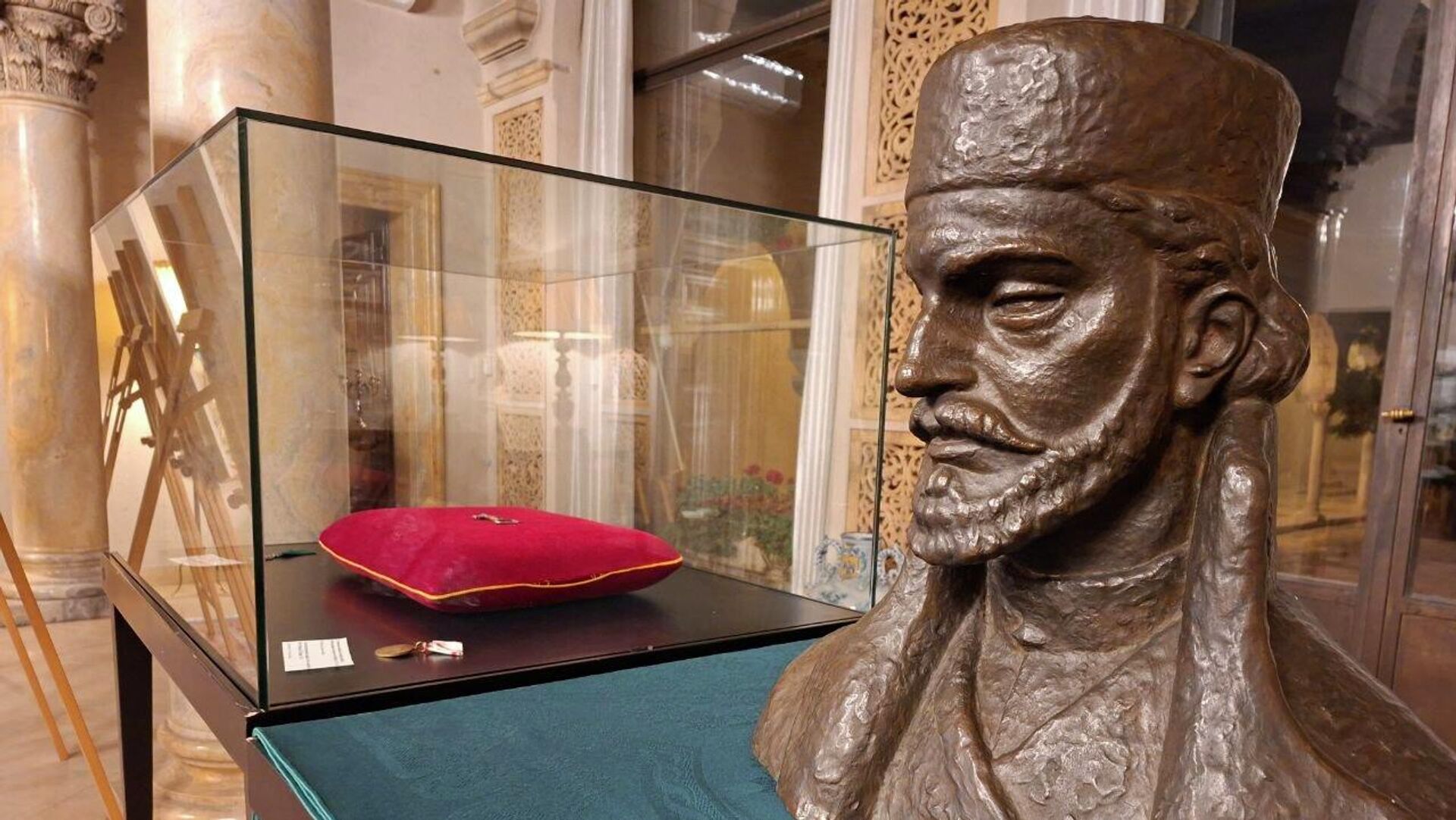 Изложба „Стогодина од обнове Његошеве капеле“, Изложба „Стогодина од обнове Његошеве капеле“, - Sputnik Србија, 1920, 19.11.2025