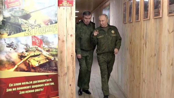 Vladimir Putin i Valerij Gerasimov u zoni SVO - Sputnik Srbija