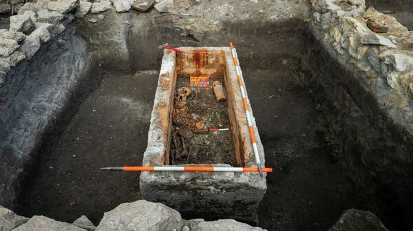 U Budimpešti otkriven očuvan rimski sarkofag star 1.700 godina. - Sputnik Srbija
