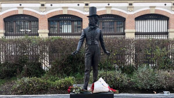 Spomenik Puškinu u Parizu - Sputnik Srbija