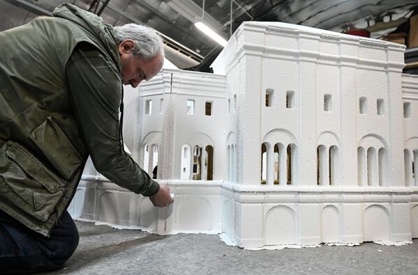 Први Кремљ од камена који у Москви био је бео, начињен од кречњака. Цигле су замениле беле зидине тек у 16. веку. - Sputnik Србија