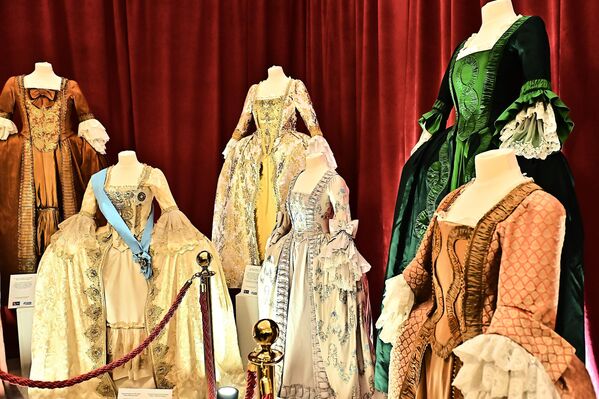 Nažalost većina originalnih toaleta ruskih carica je unuštena. One sačuvane nalaze se u Kremlju. Najviše je sačuvano haljina Katarine Druge - Sputnik Srbija