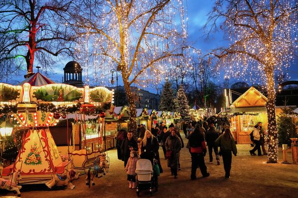 Božićna pijaca u Berlinu jedna je od najvećih atrakcija u ovo doba godine. - Sputnik Srbija
