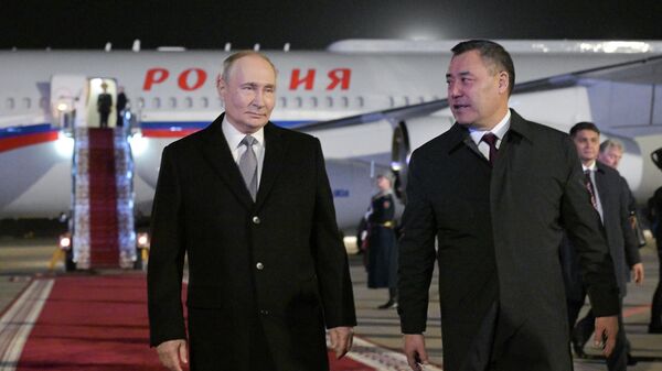 Председници Русије и Киргизије, Владимир Путин и Садир Жапаров - Sputnik Србија