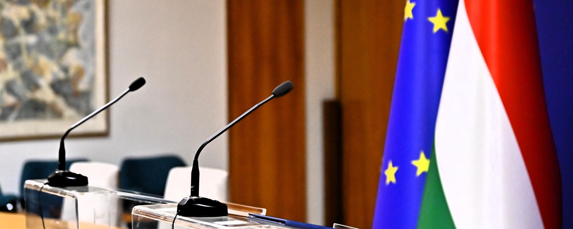 Застава Мађарске и ЕУ - Sputnik Србија, 1920, 23.03.2026