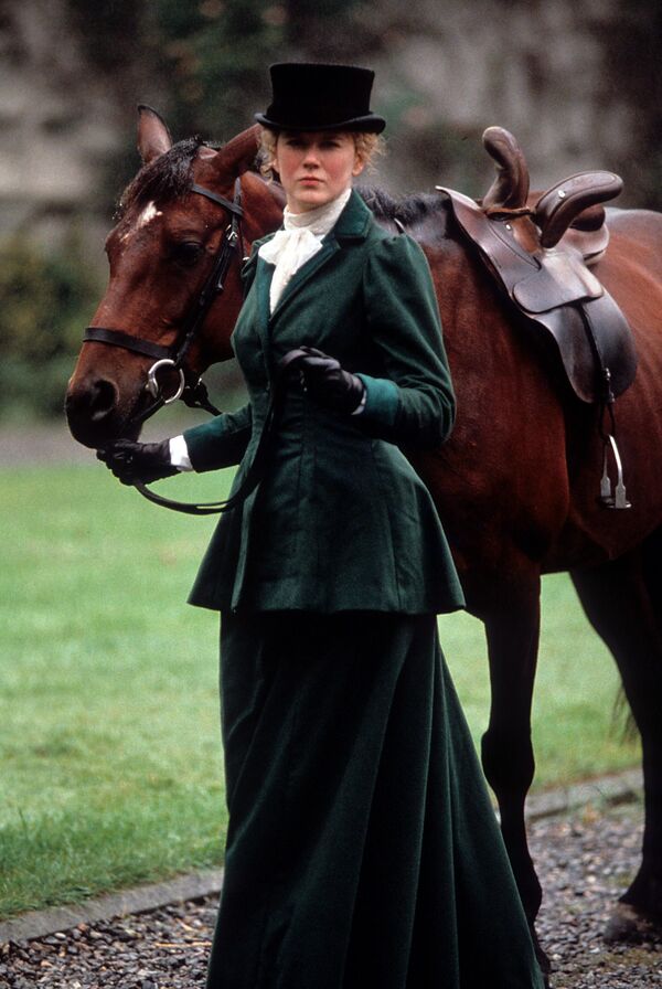 Никол Кидман води коња у сцени из филма „Далеко и далеко“, 1992. - Sputnik Србија