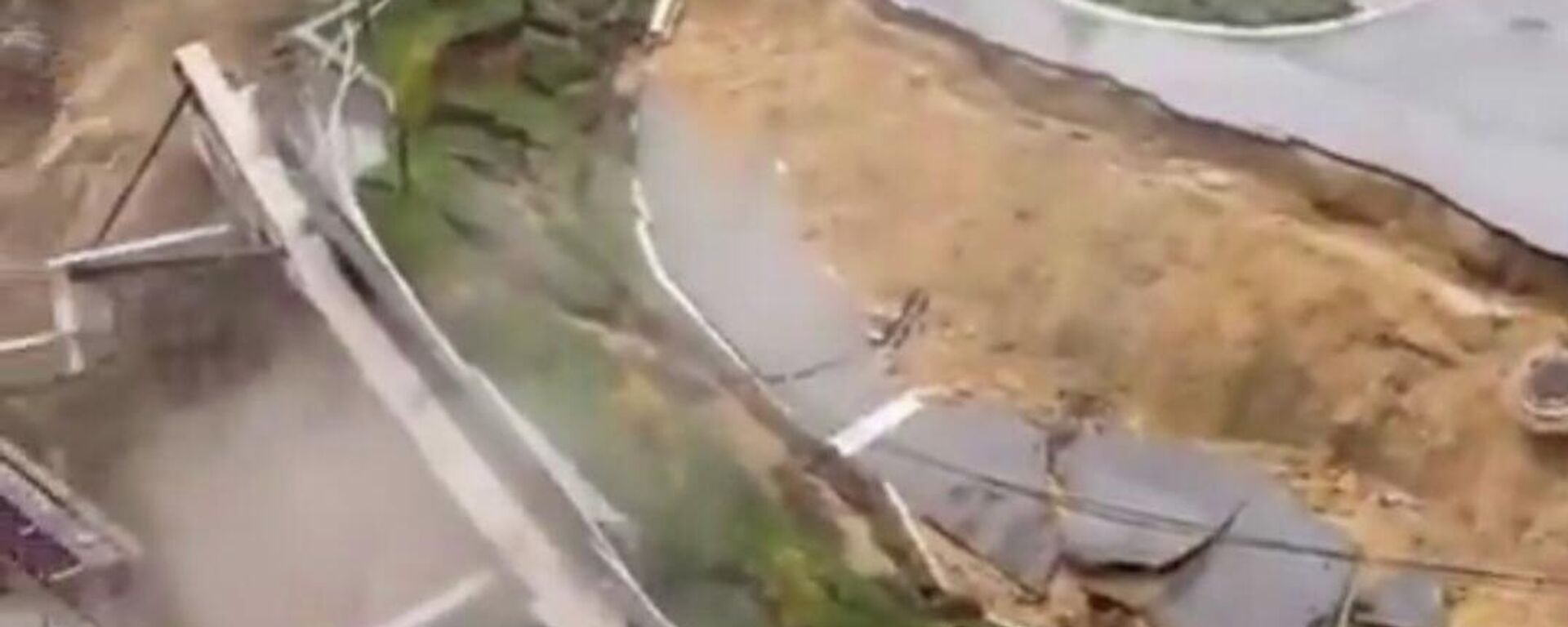 Обрушила се обилазница око Крагујевца  - Sputnik Србија, 1920, 02.12.2025