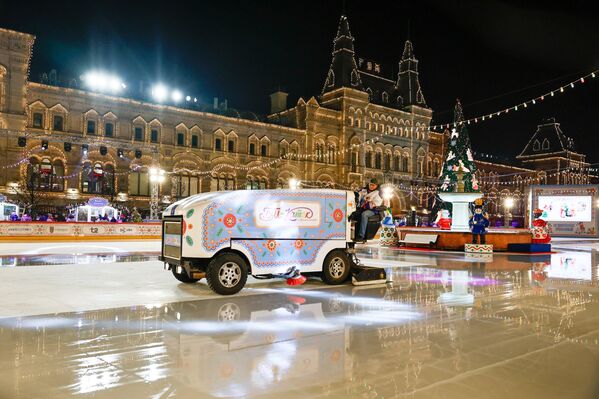 Klizalište ostaje otvoreno do 1. marta 2026. godine. Klizalište ostaje otvoreno do 1. marta 2026. godine. - Sputnik Srbija