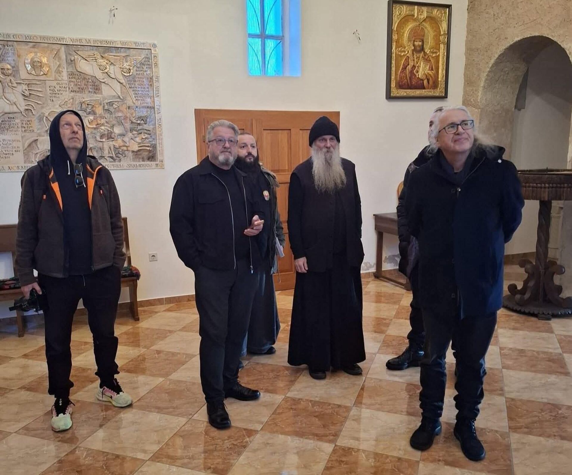 Словеначки индустријал бенд Лајбах у посети манастиру Јасеновац - Sputnik Србија, 1920, 01.12.2025