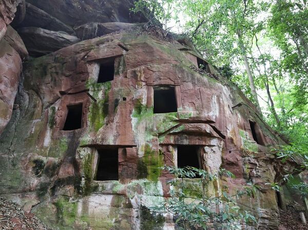 Dva najstarija DNK uzorka (ostaci stari oko 1200 godina) imaju sličnosti sa nekim tibetanskim grupama i drevnim populacijama severoistočne Azije. Drugim rečima, daleka putovanja i kulturna razmena nisu bili strani narodu Bo. - Sputnik Srbija