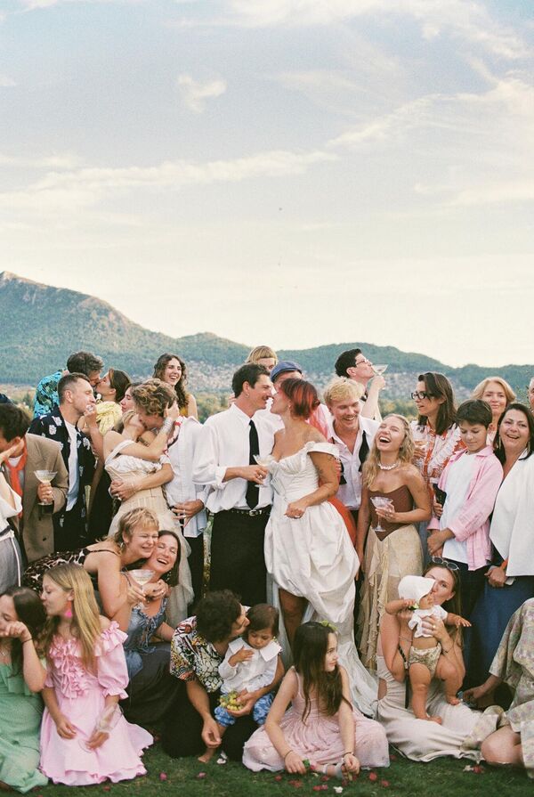 Марго Ермолаева — финалиста у категорији I Do Crew (Руска Федерација).Ова фотографија је снимљена током групног портрета са гостима, ухваћена у последњем тренутку. Марго Ермолаева — финалиста у категорији I Do Crew (Руска Федерација).Ова фотографија је снимљена током групног портрета са гостима, ухваћена у последњем тренутку. - Sputnik Србија