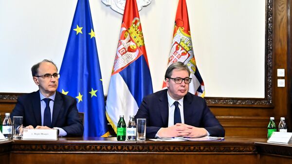 Вучић и Мацут честитали Ускрс кардиналу Немету и свим верницима