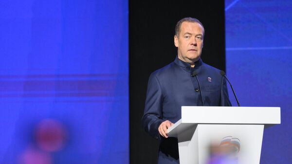 Медведев: Ако ЕУ украде руску имовину, њен повраћај би могао да се деси кроз стварне репарације