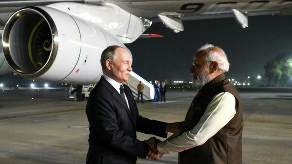 Путин и Моди отпочели неформалан састанак /видео/