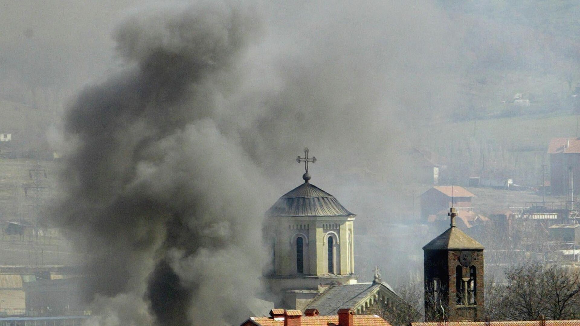 Мартовски погром, Косовска Митровица 2004. године. Мартовски погром, Косовска Митровица 2004. године. - Sputnik Србија, 1920, 04.12.2025