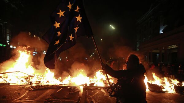 Застава ЕУ усред ватре - Sputnik Србија