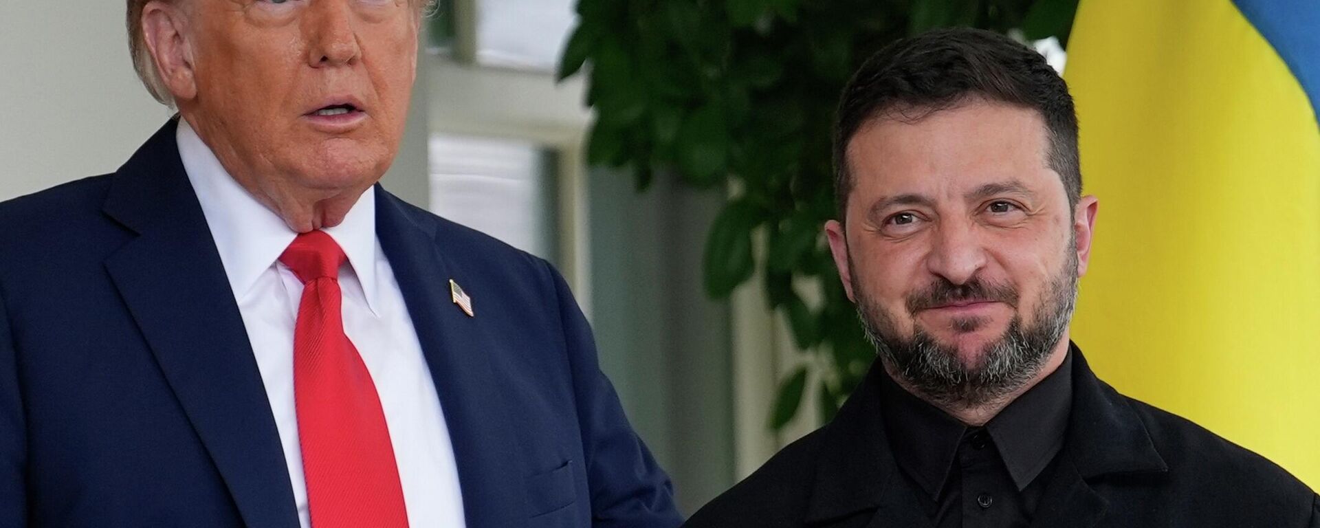 Амерички председник Доналд Трамп и Владимир Зеленски у Вашингтону - Sputnik Србија, 1920, 07.12.2025